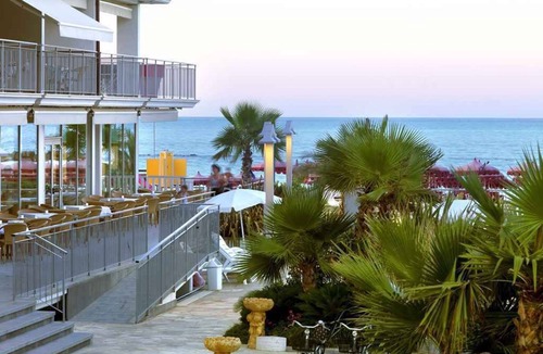 Roseto degli Abruzzi Apartment | Holiday apartment with pool and air conditioning