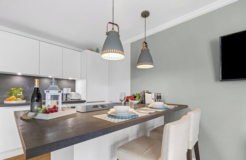 Busumer Deichhausen Apartment | Holiday apartment Reet & Meer: Stylish comfort near the North Sea beach in Büsum