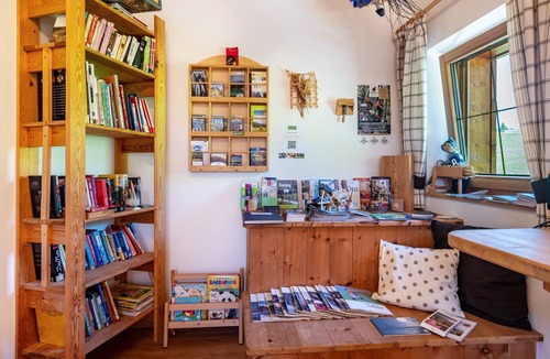 Fie allo Sciliar Apartment | Holiday Apartment 'Mongaduierhof Apt Tschafon' with Mountain View, Shared Garden & Wi-Fi