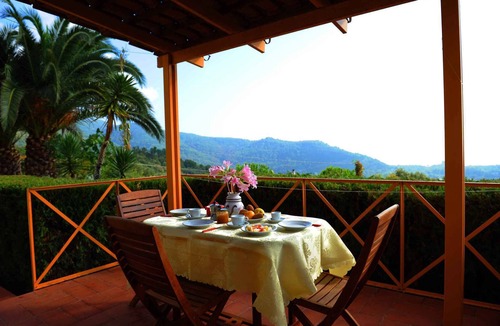 Palinuro Apartment | Holiday apartment amidst Mediterranean nature with barbecue
