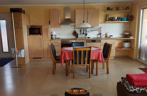 Rosengarten Apartment | Holiday Apartment Bär, 59 sqm, 1 Bedroom, Living and Dining Area, max. 3 Persons