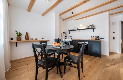 Bressanone Apartment | Holiday Apartment "Binderhof Apt Obm" with Mountain View, Private Terrace and Wi-Fi