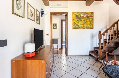 San Donato Apartment | Holiday Apartment "Casa Barbara" with Wi-Fi, Terrace & Balcony