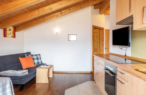 Albions Apartment | Holiday Apartment "Dolomiten Winklerhof" with Mountain View, Garden & Wi-Fi