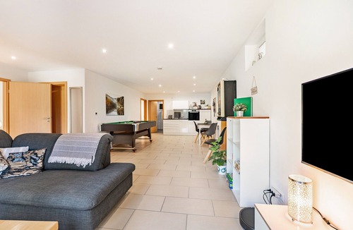 Hambuch Apartment | Holiday Apartment 'Eifel im Herzen' with Private Terrace, Garden & Wi-Fi