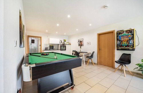 Hambuch Apartment | Holiday Apartment 'Eifel im Herzen' with Private Terrace, Garden & Wi-Fi