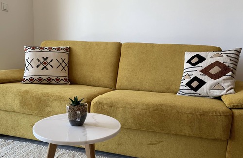 Avelengo Apartment | Holiday apartment Etsch MOUNTAIN & VIEW