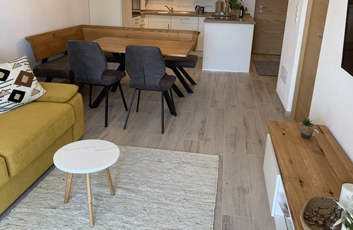 Avelengo Apartment | Holiday apartment Etsch MOUNTAIN & VIEW