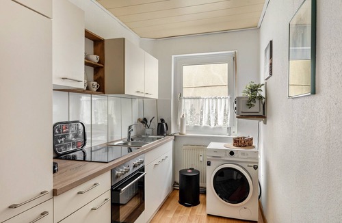 Homberg Apartment | Holiday Apartment 'Fewo45' with Wi-Fi
