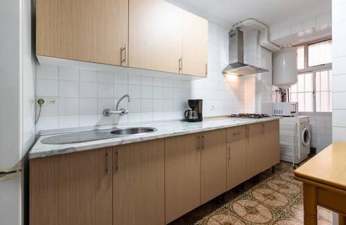 Explanada de la Estacion Apartment | Holiday Apartment "Fantástico Apartamento Vacaciones" with A/C & Wi-Fi