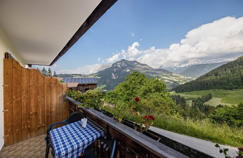Cornedo All'isarco Apartment | Holiday Apartment "Grödnerhof - Peter" Mountain View, Wi-Fi, Terrace & Balcony