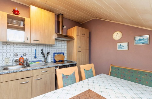 Wernborn Apartment | Holiday Apartment 'Gerlinde' with Shared Garden and Wi-Fi