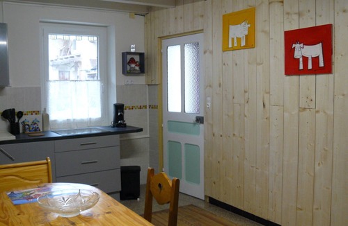 Ruffieu Apartment | Holiday Apartment "Gite Brain De Ruffieu" with Private Terrace & Wi-Fi