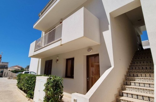 Punta Secca Apartment | Holiday Apartment in Punta Secca with Private Parking