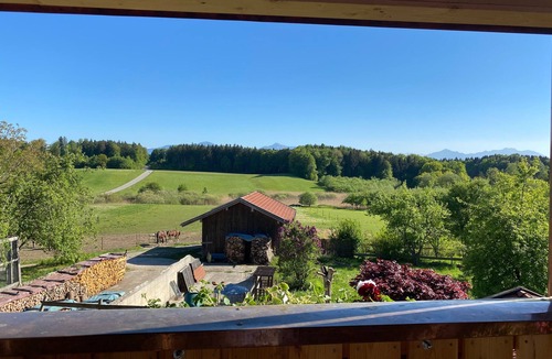 Hart Apartment | Holiday Apartment "Parzinger 2" close to Chiemsee with Mountain View & Terrace