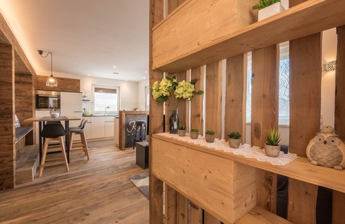 Fie allo Sciliar Apartment | Holiday Apartment "Roderer" with Mountain View, Wi-Fi, Balconies & Terrace