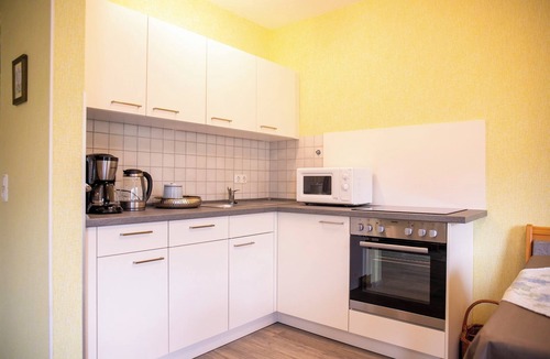 Iphofen Apartment | Holiday Apartment 'Scheurebe' with Private Balcony, Shared Terrace and Shared Garden