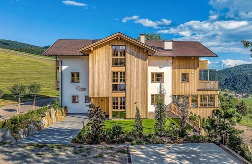 Avelengo Apartment | Holiday Apartment "Tschitthof Gill" with Mountain View, Private Terrace and Wi-Fi