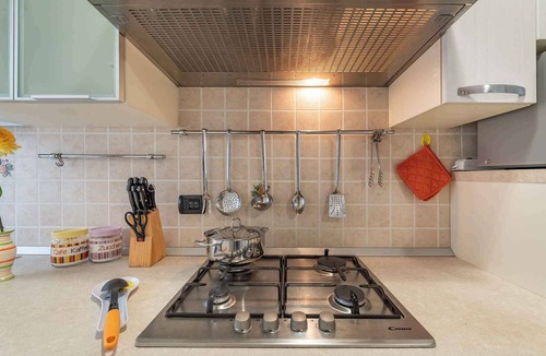 La Pietraia Apartment | Holiday apartment with balcony and air conditioning