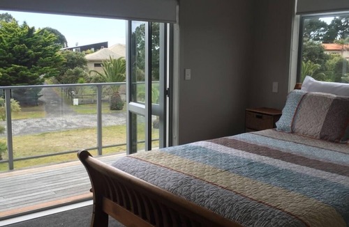 Matarangi House | Holiday Escape at the beach