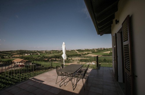Isola d'Asti Apartment | holiday flat 'Barbera' with pool