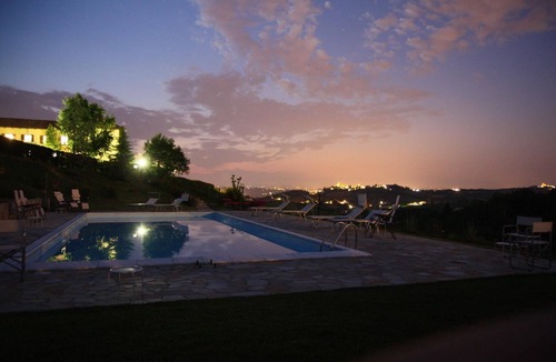 Isola d'Asti Apartment | holiday flat 'Barbera' with pool