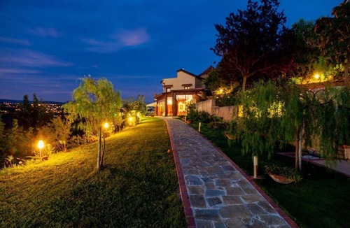 Laureana Cilento House | Holiday flat 'Pomegranate' with pool