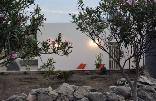 Custonaci House | Holiday flat with water view