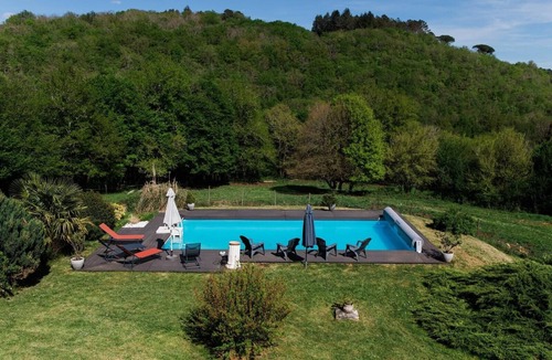 Saint-Cernin-de-lHerm House | Holiday Home in Périgord Noir with Private Pool, Terrace, and Wi-Fi