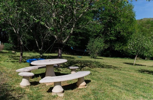 Saint-Cernin-de-lHerm House | Holiday Home in Périgord Noir with Private Pool, Terrace, and Wi-Fi