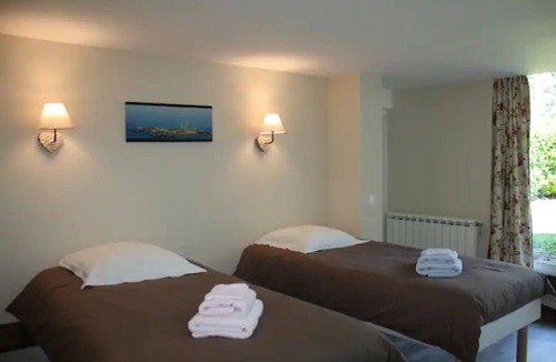 Saint-Laurent-du-Plan House | Holiday Home 'Gîte Le Laurentin' with Private Pool, Private Terrace and Wi-Fi