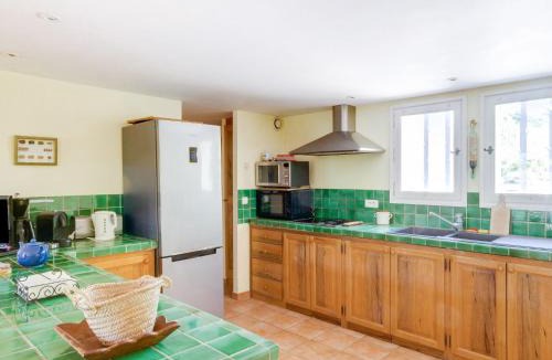 Saint-Martin-de-Castillon House | Holiday Home Les Cotes by Interhome