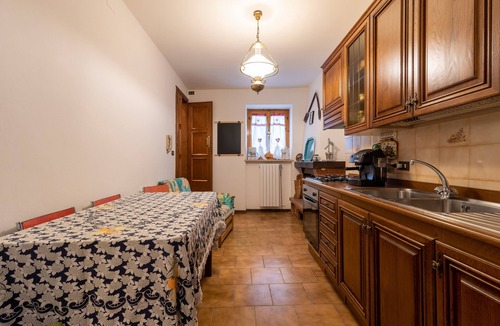 Castelfranco di Sopra House | Holiday Home "Le Balze" with Mountain View, Private Garden & Wi-Fi