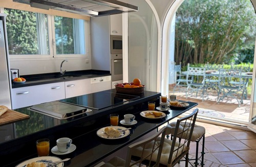 Benalup-Casas Vieja Villa | Holiday Home 'Iris' with Private Pool, Wi-Fi and Air Conditioning