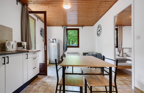 Calviac-en-Perigord House | Holiday Home "Maison 4 Personnes" with Shared Pool