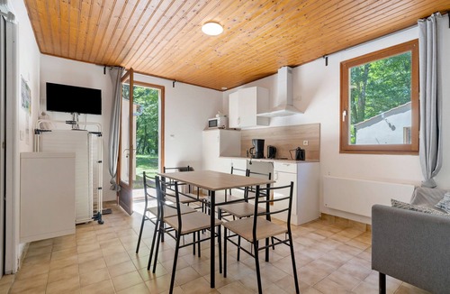 Calviac-en-Perigord House | Holiday Home “6 Guests” with Shared Pool