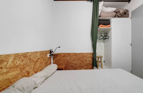 Calviac-en-Perigord House | Holiday Home “Maison 6 Personnes” with Shared Pool