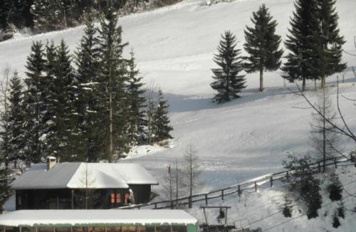 Zgornja Sorica Ski Chalet | Holiday Home Čumar