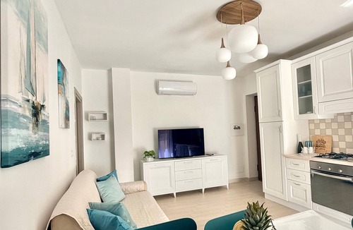 Pivarada House | Holiday Home 'Apartment For 6 People Near The Sea' with Balcony, Wi-Fi and Air Conditioning