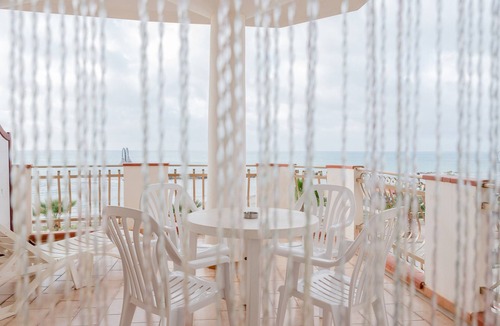 Seccagrande House | Holiday Home 'Appartamento D - Le Terrazze' with Sea View, Wi-Fi and Air Conditioning