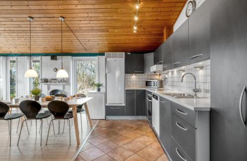 Klegod Strand House | Holiday Home Askatla - 800m from the sea by Interhome