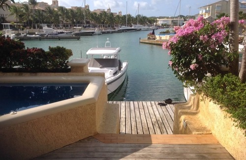 Douglas Villa | Holiday Home at 163 Port St Charles
