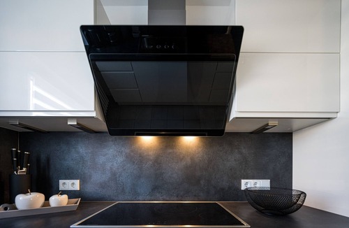 Usingen House | Holiday Home 'Buchfinkennest' with Private Terrace, Private Garden and Wi-Fi