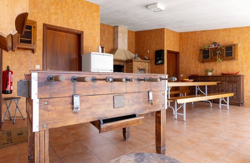 Molares House | Holiday Home 'Casa Cerdeirinhas De Basto' with Mountain View, Private Pool and Wi-Fi