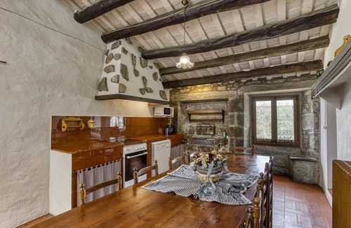 Merlant House | Holiday Home 'Can Soler De Merlant 2' with Mountain Views, Shared Pool and Wi-Fi