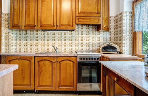 Spormaggiore House | Holiday Home 'Casa Belfort for 9 People' with Mountain View, Terrace and Private Garden