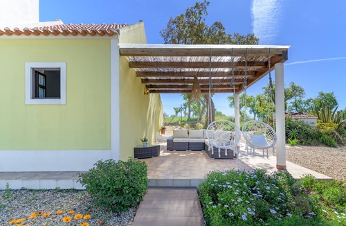Grandola House | Holiday Home 'Celestial Melides Country House' with Private Pool, Private Terrace and Wi-Fi