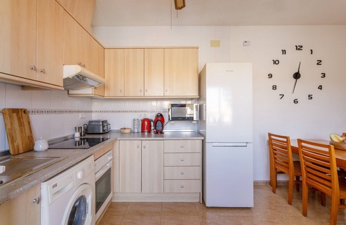 Hoya de los Patos House | Holiday Home 'Dawn Of Busot' with Private Terrace, Garden and Wi-Fi