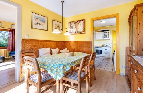 Wesselburenerkoog House | Holiday Home 'Cora' with Private Terrace, Private Garden and Wi-Fi