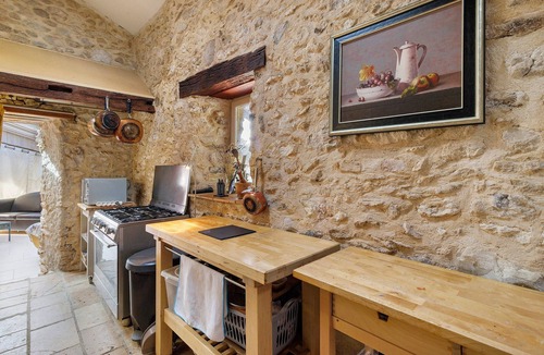 Monflanquin House | Holiday Home 'Domaine Agenas' with Lake View, Private Pool and Wi-Fi